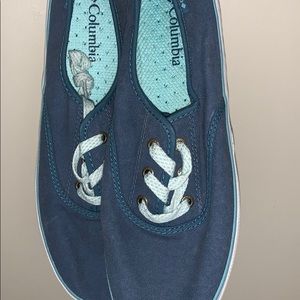 Women NEW Columbia sneakers 10.5 blue, comfortable